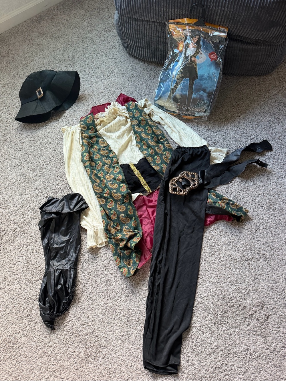 GUC XL Disney Women Pirate Costume